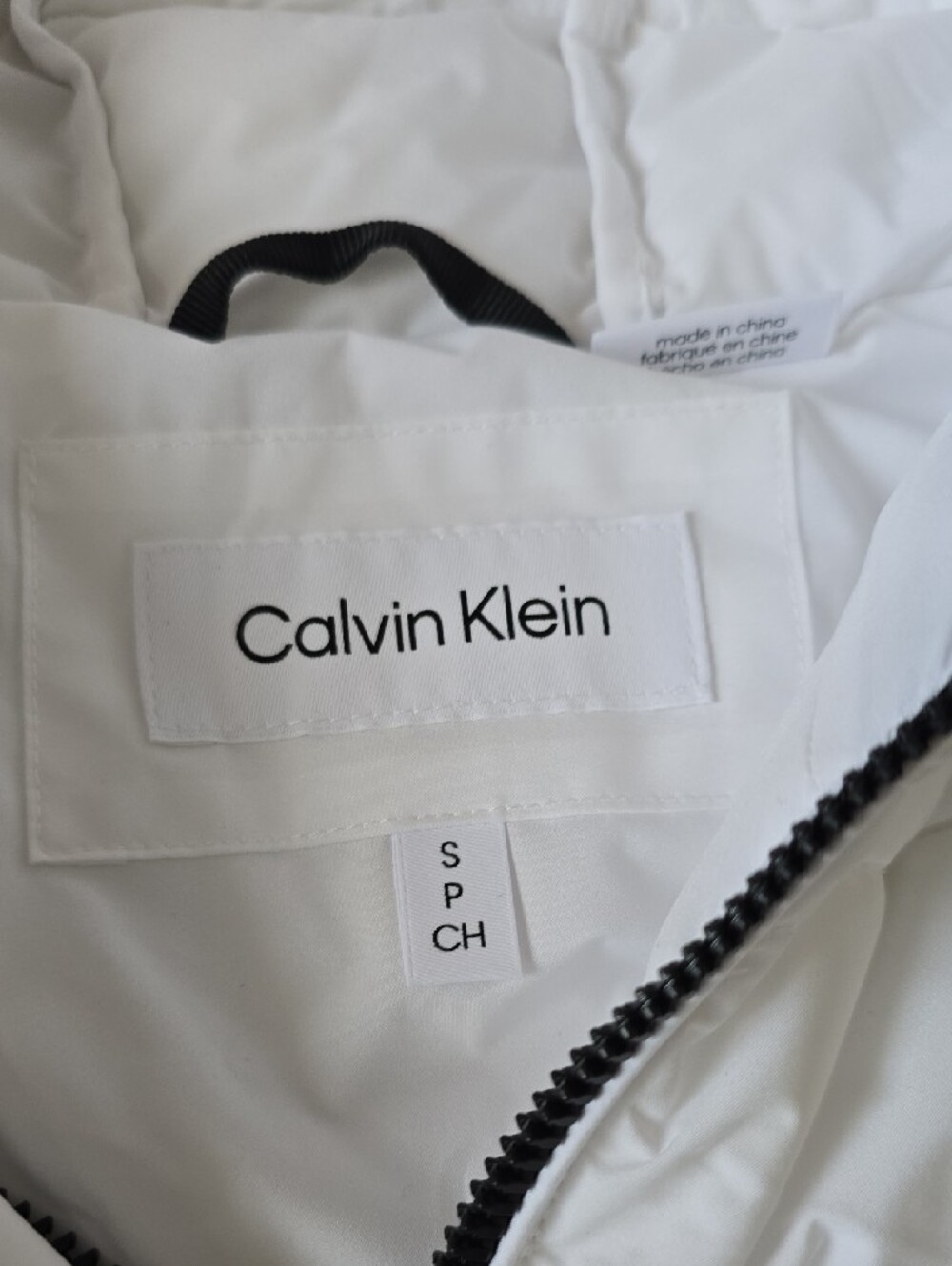 Calvin Klein White Hooded Quilted Puffer Vest with Black Trim - Picture 2 of 6